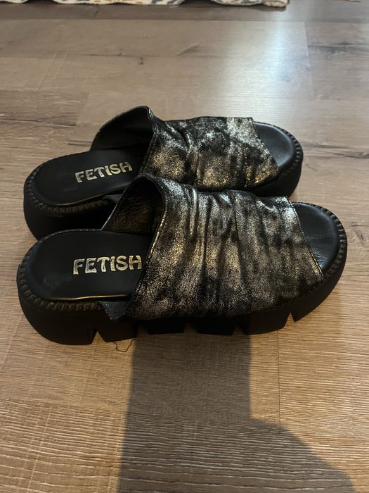 Чехли    fetish естествена кожа