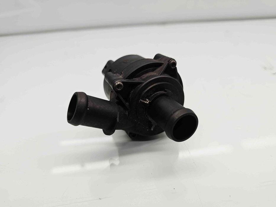 Pompa recirculare apa  Volkswagen Golf 7 (5G) [Fabr 2014-prezent] 5Q09