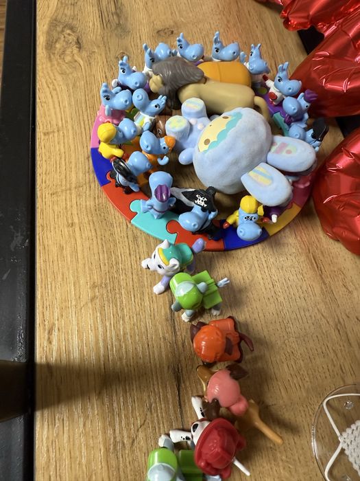 Игрушки из miniso и киндеры