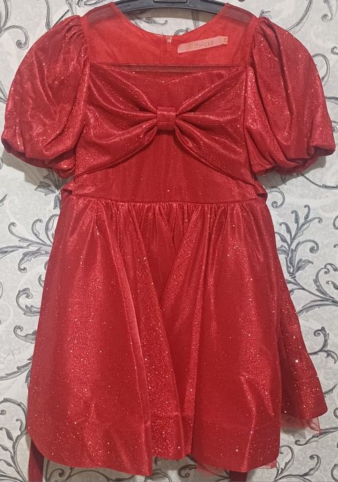 Продам платье детские р.34