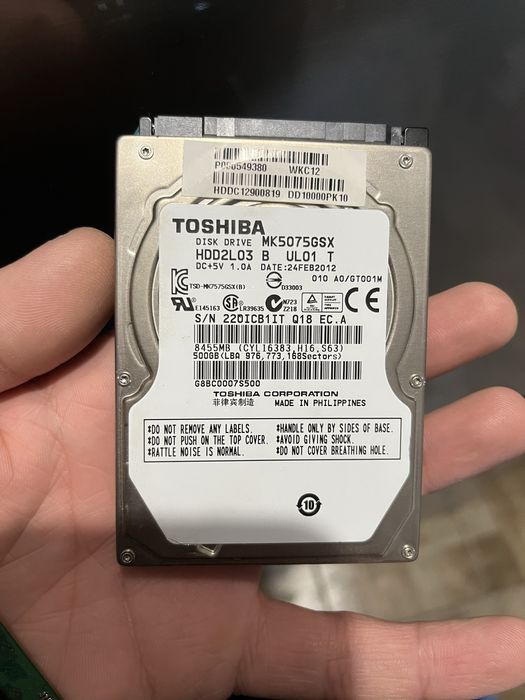 Vand hdd laptop 500 gb toshiba si memorie ram