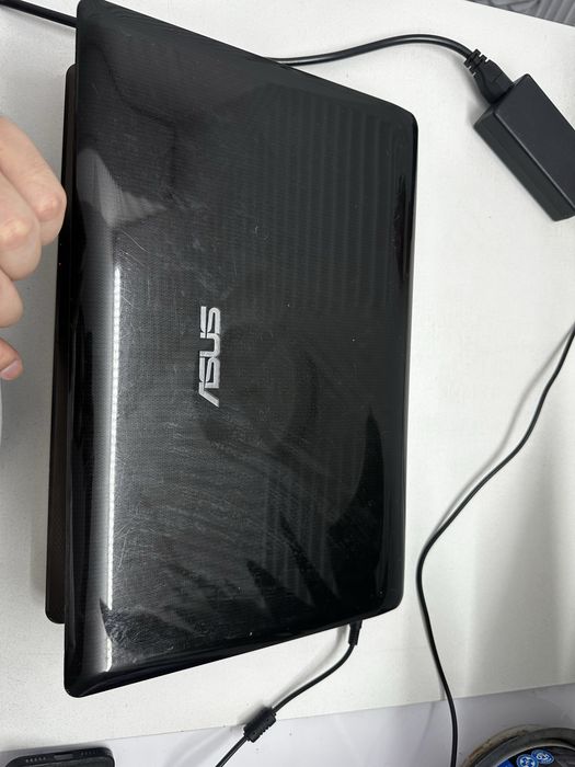 Ноутбук Asus 1000 gb