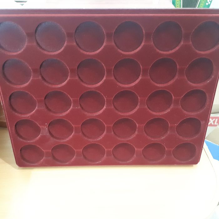 Планшеты под значки,монеты .