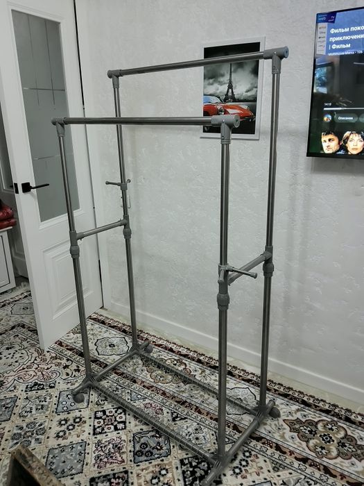 Напольная вешалка для одежды