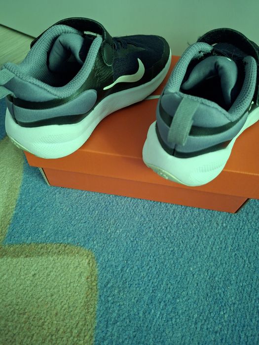 Маратонки Nike Revolution7