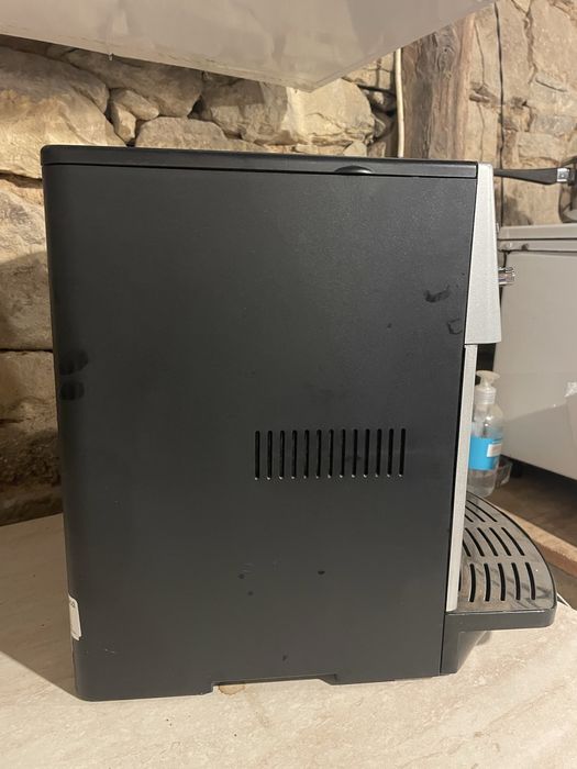 автоматична кафемашина De'Longhi Magnifica ESAM 3200