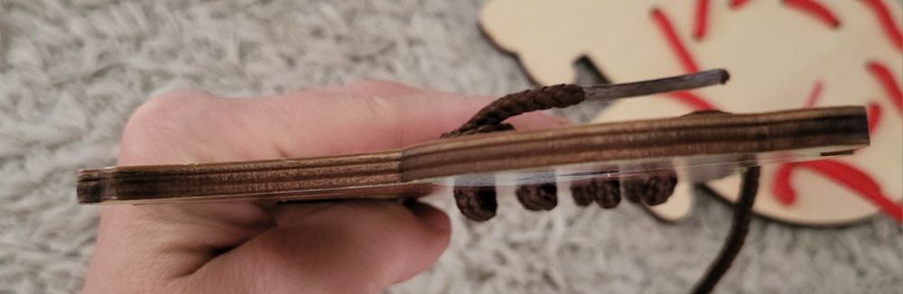 Шнуровка деревянная