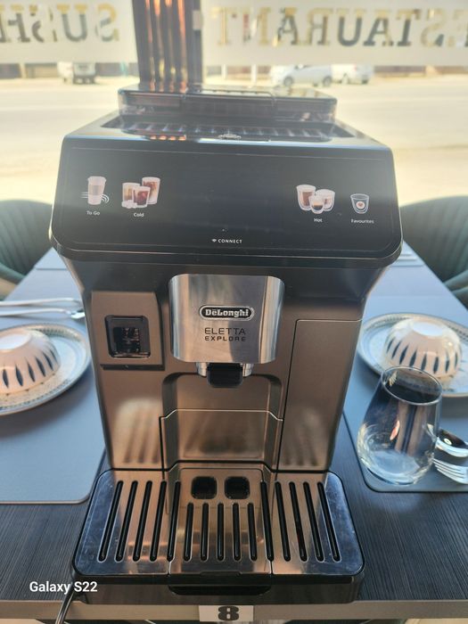 Кофемашина " Delonghi Eletta Explore ECAM" .