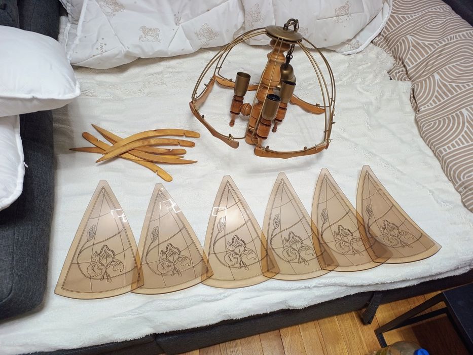 Lustra vintage din sticla