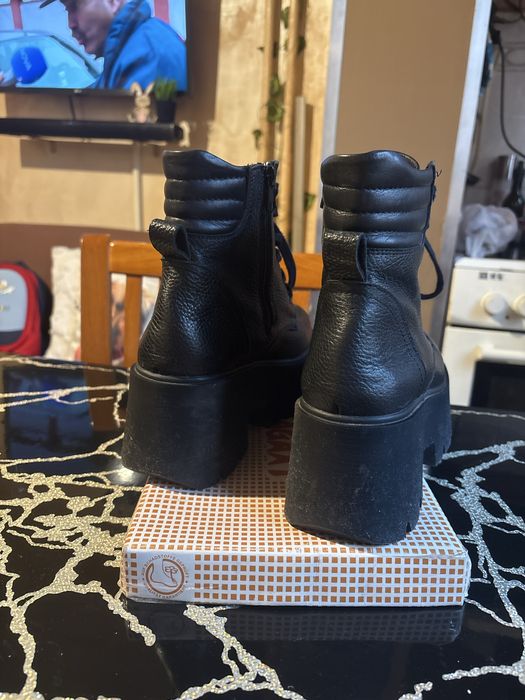 Дамски боти на платформа