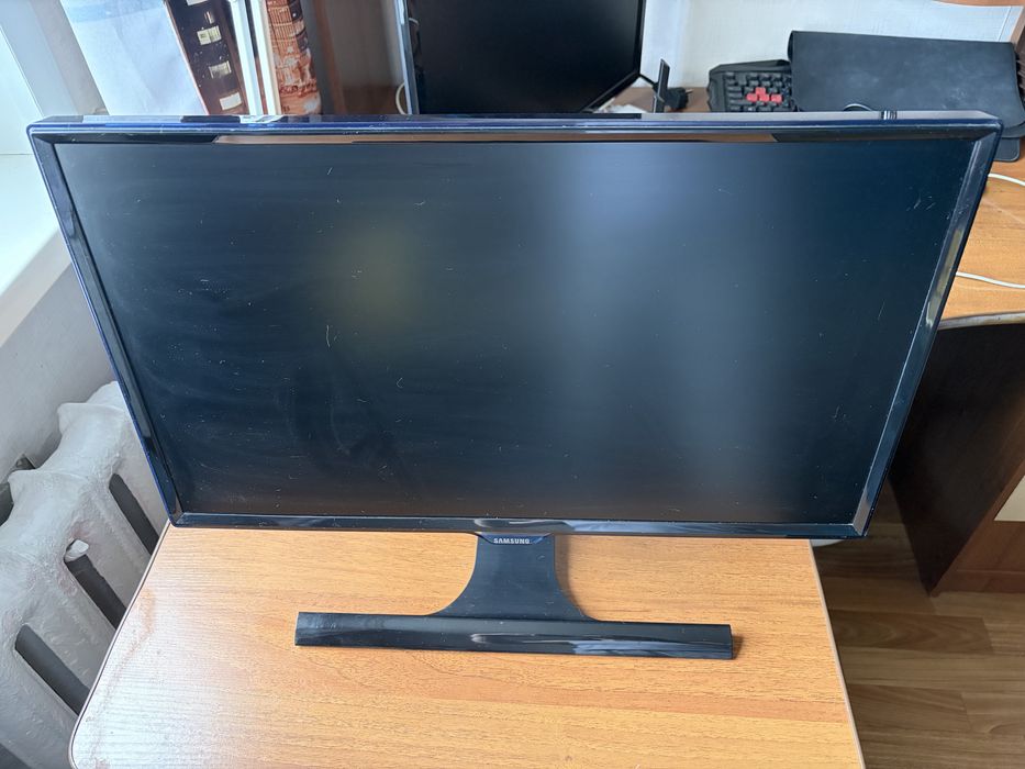 Монитор Samsung 1080p