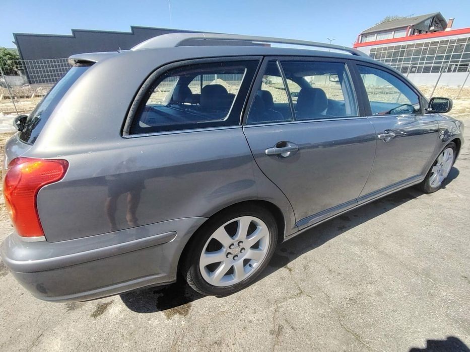 Toyota Avensis продава се!