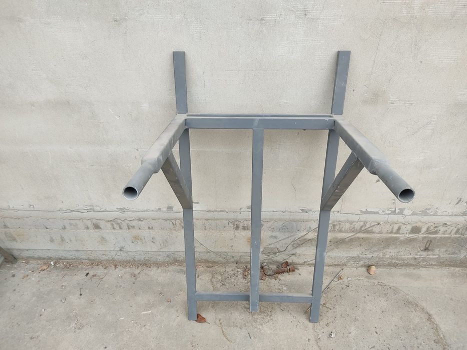 Брусья на стену из металла