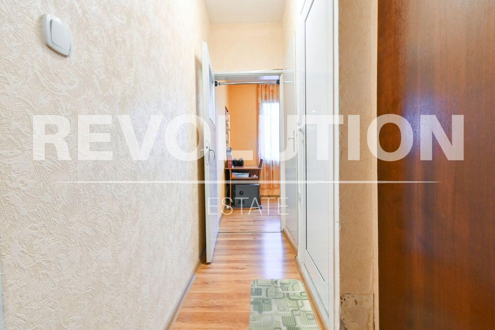 Двустаен апартамент в ж.к. Дружба 2