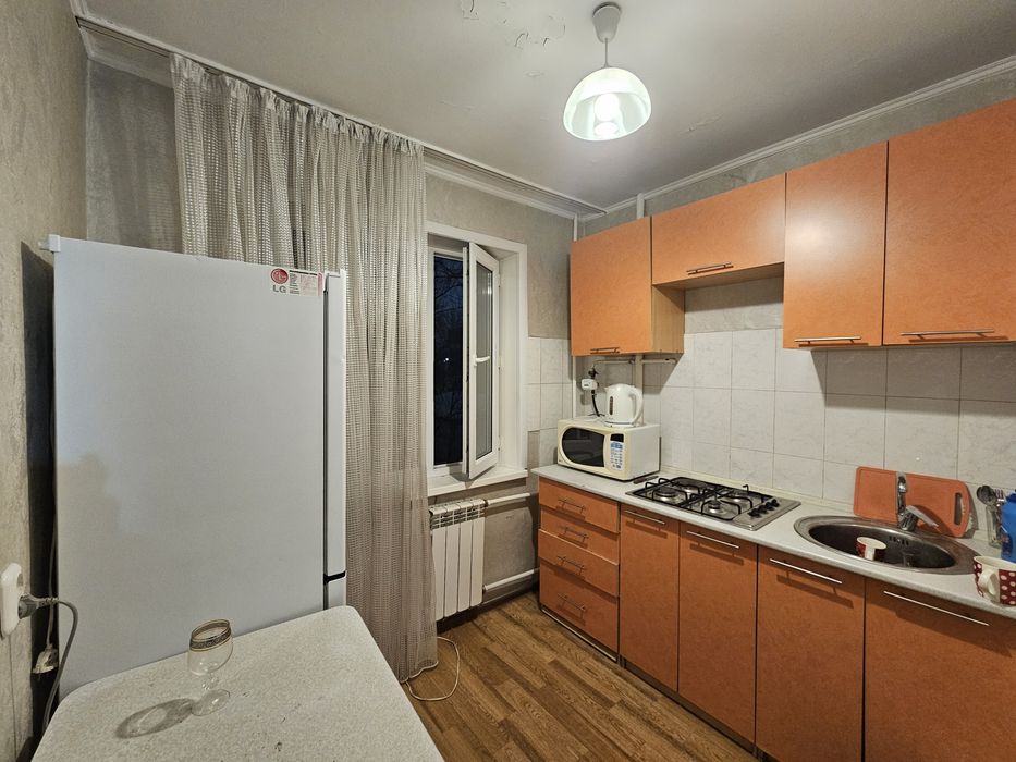 Продаю однокомнатную квартиру в городе - ул. Ержанова, дом 37 - 3 этаж