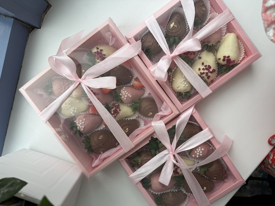 Клубника в шоколаде Астана