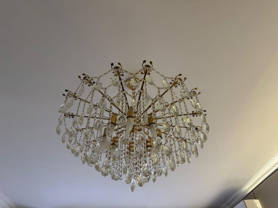 Люстра 8 лампочек