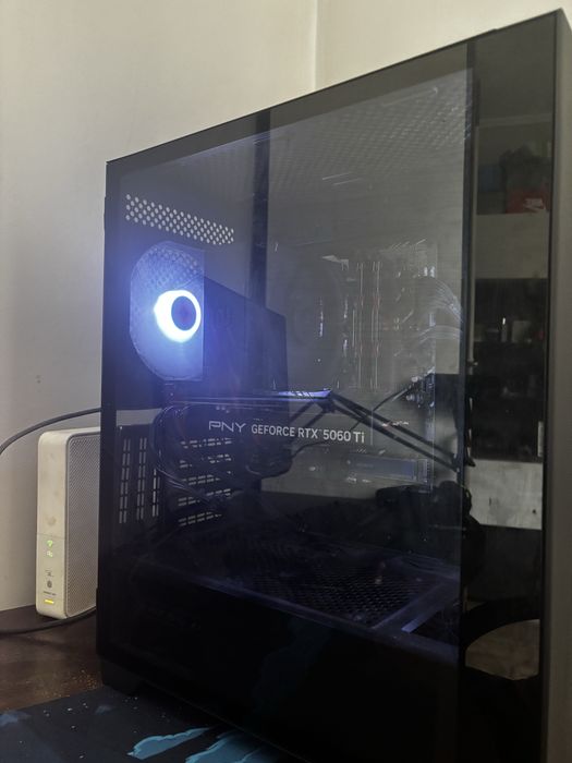 Sistem Gaming I9 14900kf 32gb ram Rtx 5060ti