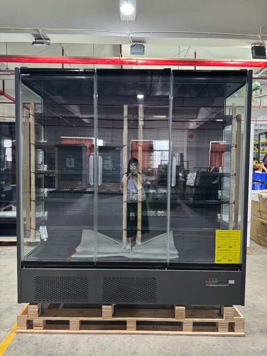 Панорамный холодильный шкаф VISION(Италия)