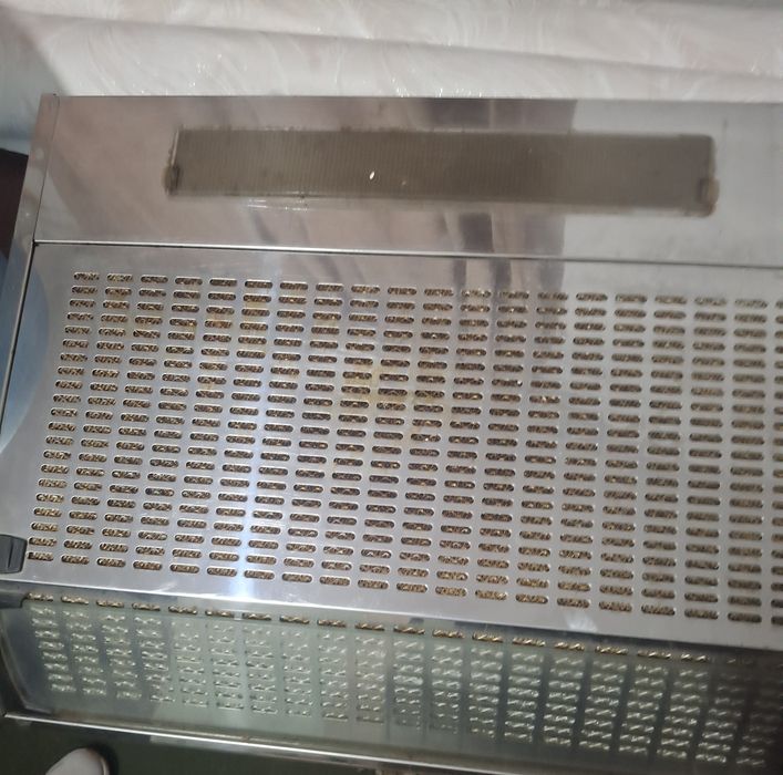 Продам диван с двумя крёслами.