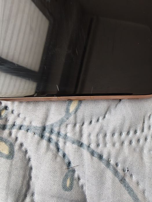 Продавам Motorola Edge 50 Ultra