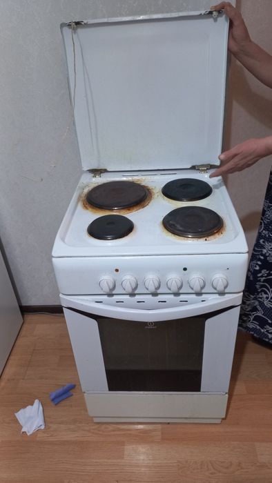 Продам  электро плиту