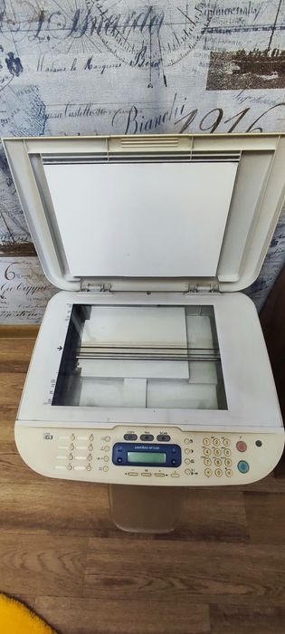 Продам МФУ Canon LaserBase MF3240+ подарок!