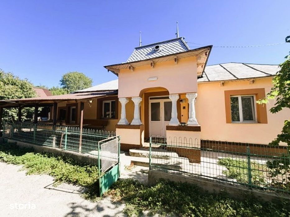 Gospodarie In Teslui | Teren 2700 mp | Casa+anexe