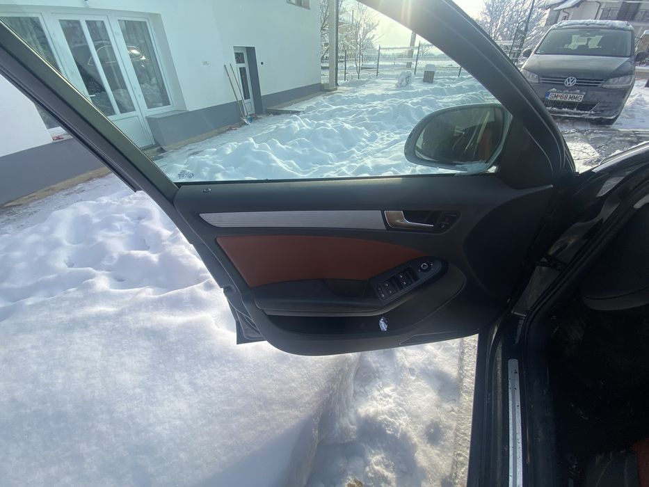 Dezmembrez Audi a4b8