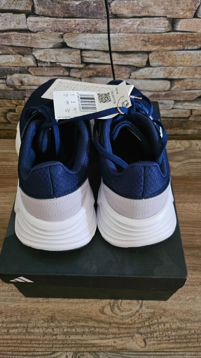 Нови маратонки Адидас