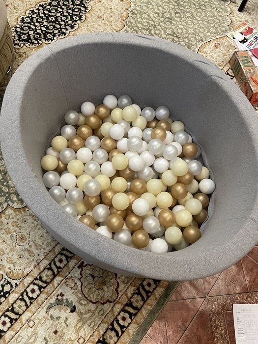 Сухой бассейн с шариками