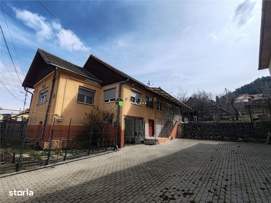 Casa individuala , teren 717 mp - Sacele