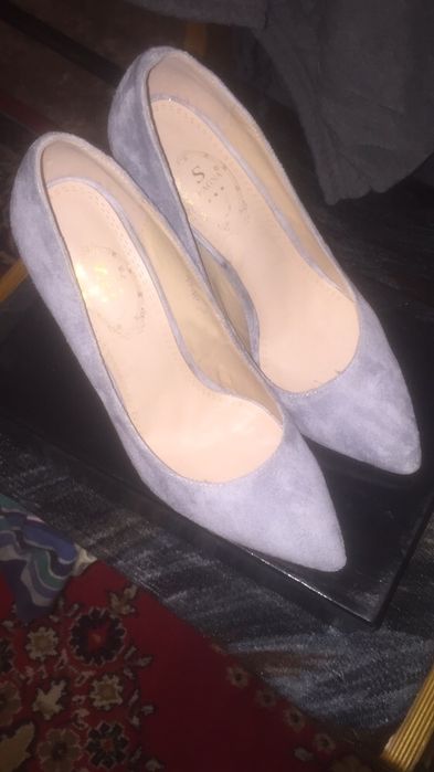 Продам туфли,замшевые