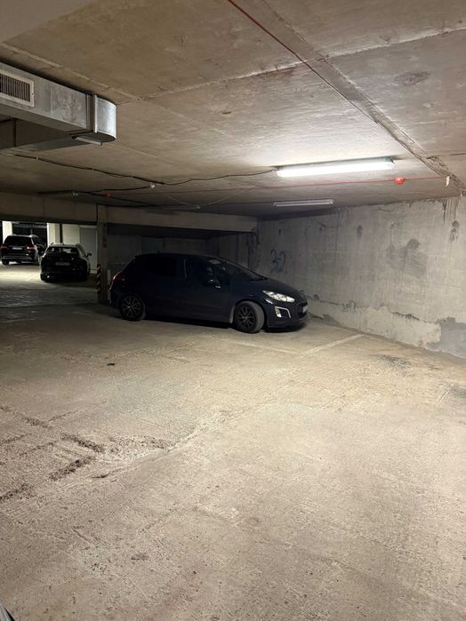 Дава се под наем Тристаен апартамент в София, Витоша - 85 кв.м за 841.5 € - Снимка #17