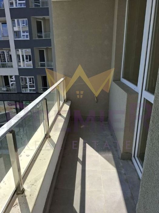 Продава се Двустаен апартамент в Бургас, Изгрев - 74 кв.м за 1717 €/кв.м - Снимка #3