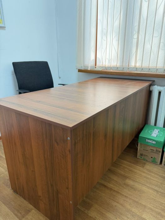 Продам стол для офиса