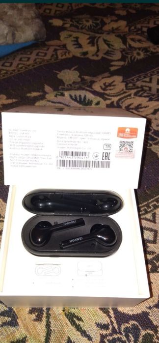 Продам наушники хуавей