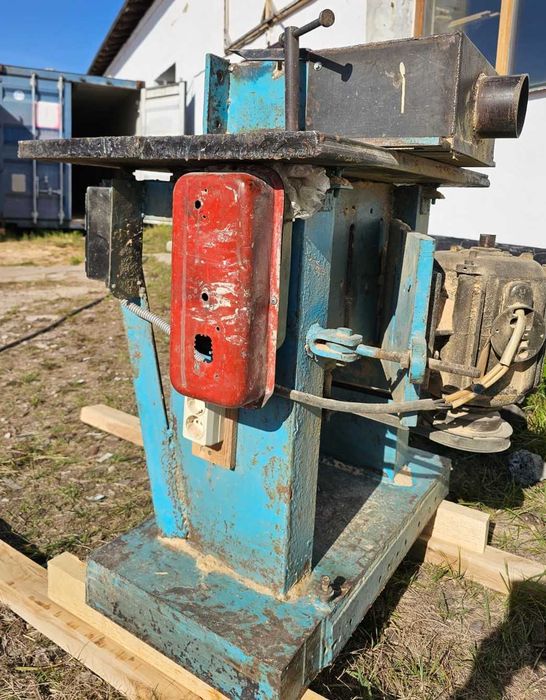 Продам фрезерный станок по дереву