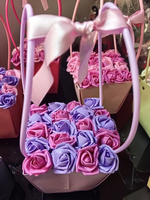 Кошнички и чантички с фоамени рози
