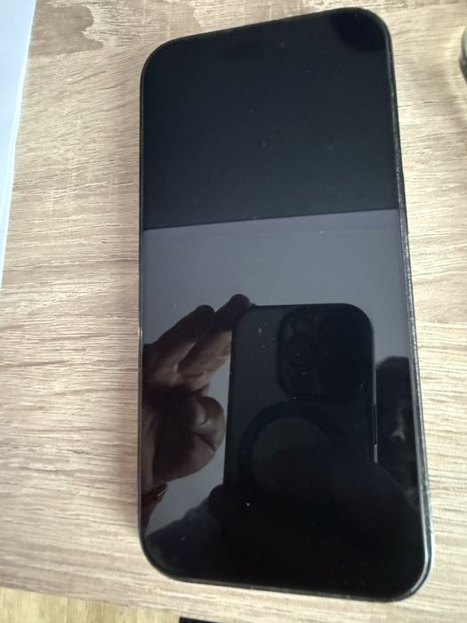 Продавам iphone 14 pro