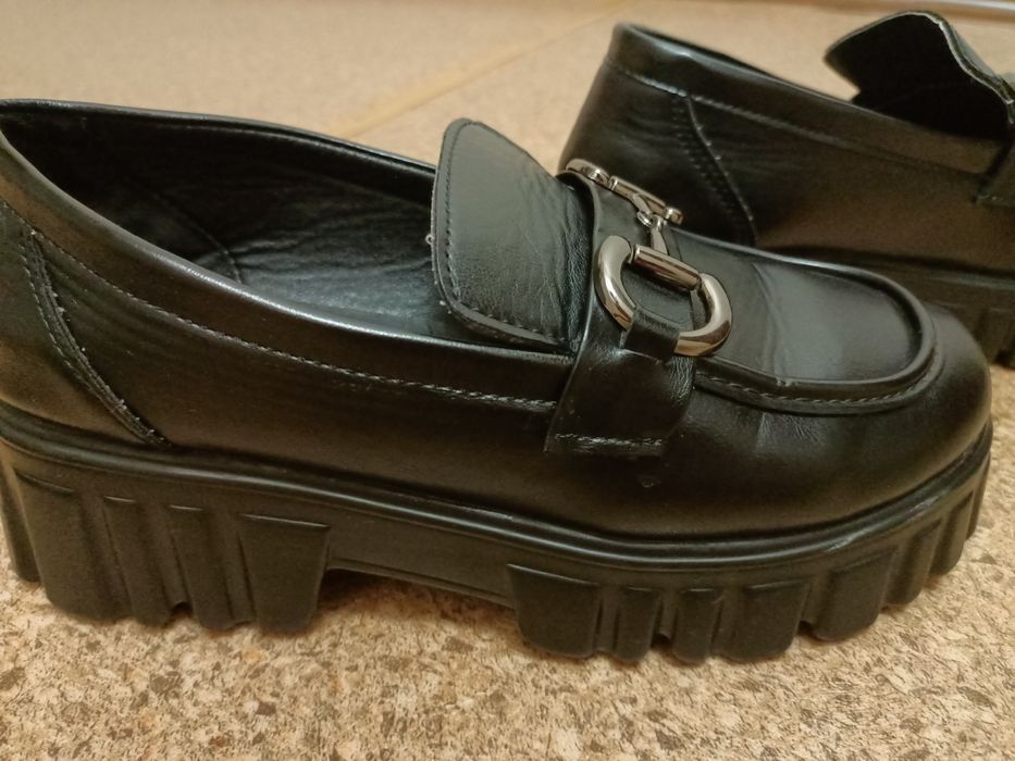 Продам туфли - лоферы