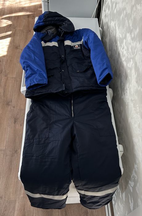 Продам спецодежну зимний