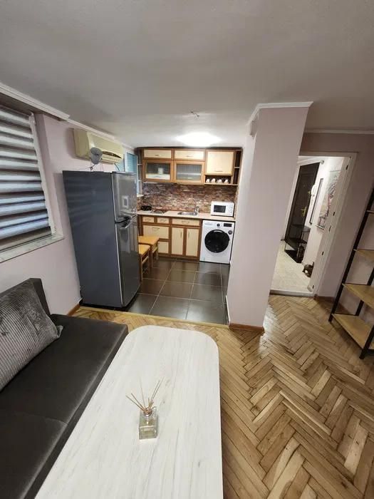 Дава се под наем Двустаен апартамент в Варна, Чайка - 43 кв.м за 435 € - Снимка #1