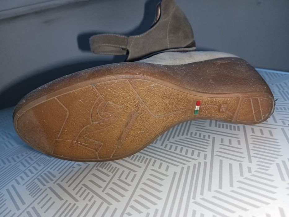 Дамски велурени обувки