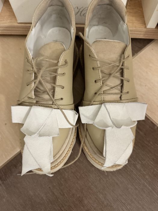 Pantofi din piele naturala