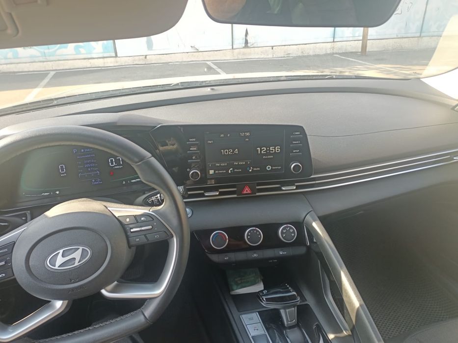 Hyundai Elantra 2023