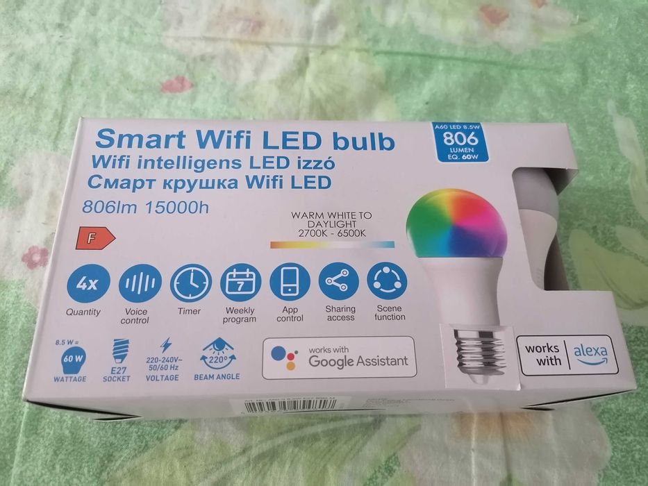 Продавам 4 броя чисто нови Smart крушки Е27