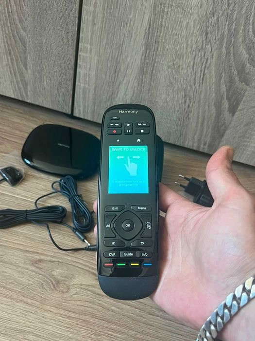 Telcomanda Logitech Harmony Ultimate+ HUB logitech + senzori, telecomanda universala