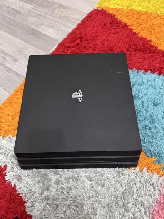 PlayStation 4 Pro в хорошем состоя