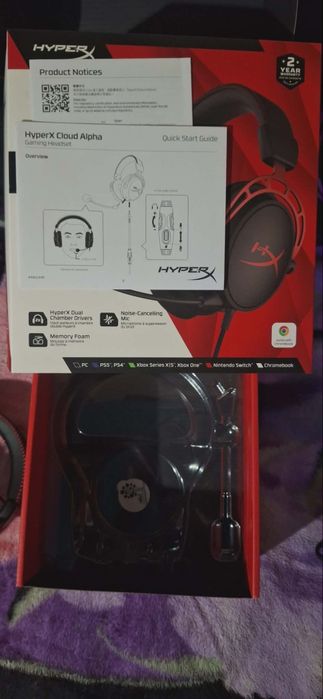 Casti cu fir si cu microfon